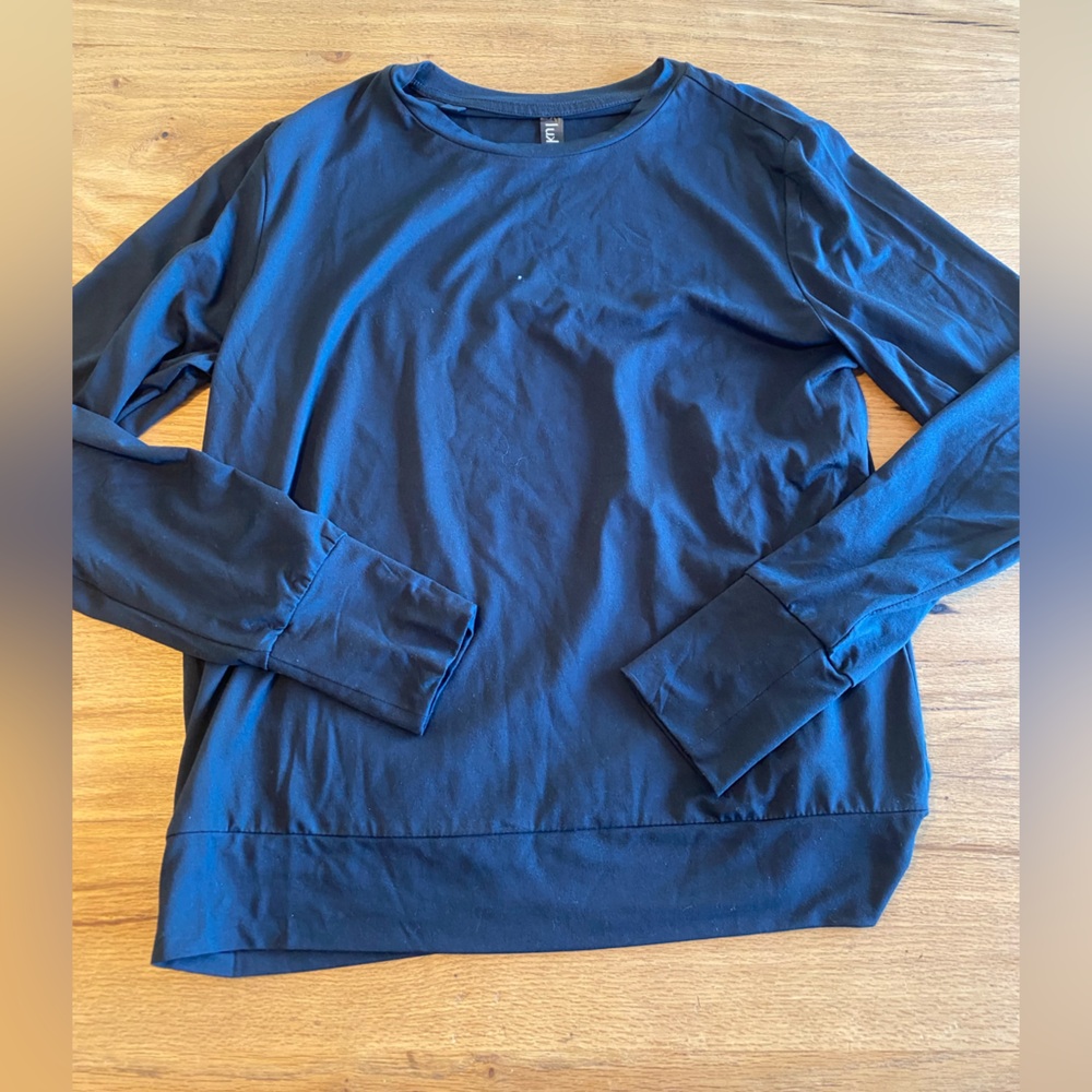 Lukka Black Long Sleeve‎ Tee Round Neck Women’s Small Preloved